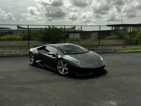 Used 2015 Lamborghini Huracan LP 610-4 AWD/4WD image 1