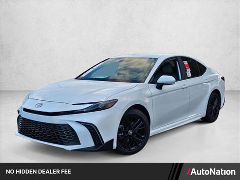 New 2026 Toyota Camry SE FWD image 1