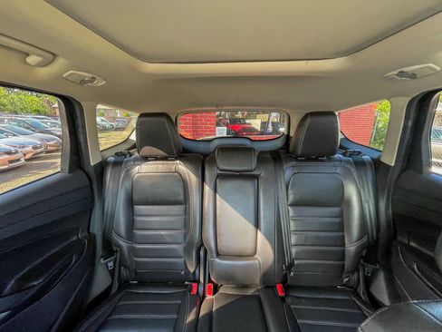 Used 2017 Ford Escape SE w/ SE Leather Comfort Package image 43