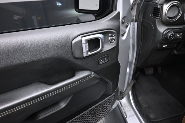 Used 2020 Jeep Gladiator Rubicon w/ Uconnect 4C Nav & Sound Group AWD/4WD image 15