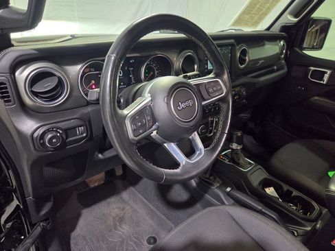 Used 2023 Jeep Wrangler Unlimited Sahara w/ LED Lighting Group AWD/4WD image 7