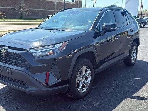 Used 2025 Toyota RAV4 XLE AWD/4WD image 3