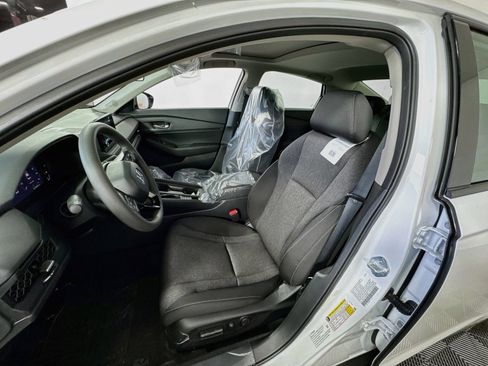 Used 2025 Honda Accord SE image 9