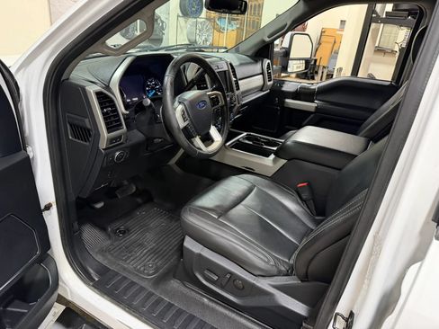 Used 2020 Ford F350 4x4 Crew Cab DRW Super Duty image 52