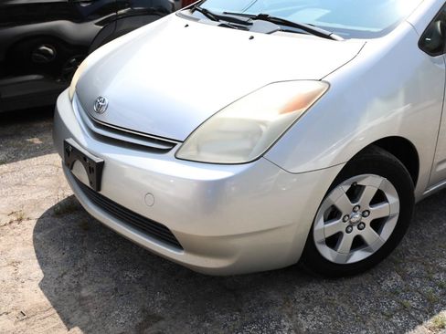 Used 2005 Toyota Prius FWD image 2