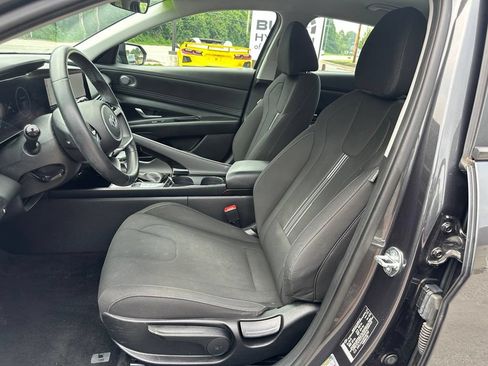 Used 2023 Hyundai Elantra SEL w/ Convenience Package FWD image 13