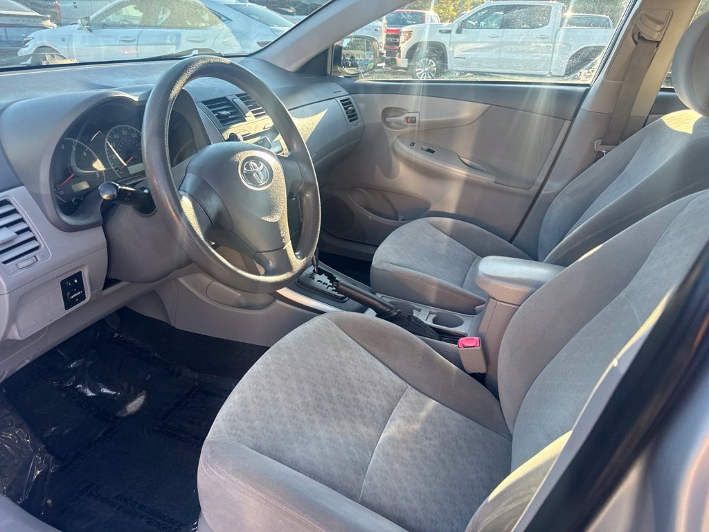 Used 2009 Toyota Corolla LE FWD image 3