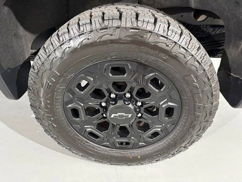 Used 2024 Chevrolet Silverado 2500 LTZ w/ LTZ Plus Package AWD/4WD image 7