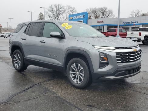 New 2026 Chevrolet Equinox LT image 2