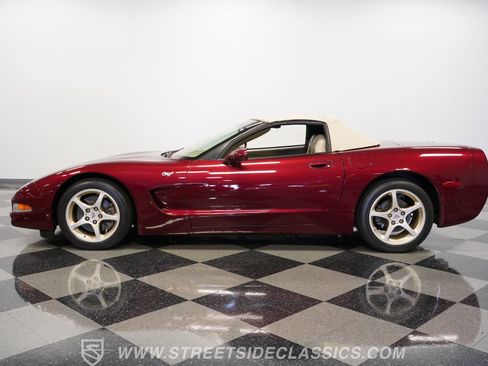 Used 2003 Chevrolet Corvette Convertible w/ Preferred Equipment Group1 RWD image 2