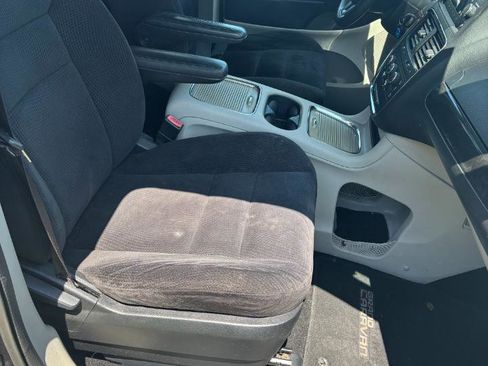 Used 2014 Dodge Grand Caravan SXT FWD image 22