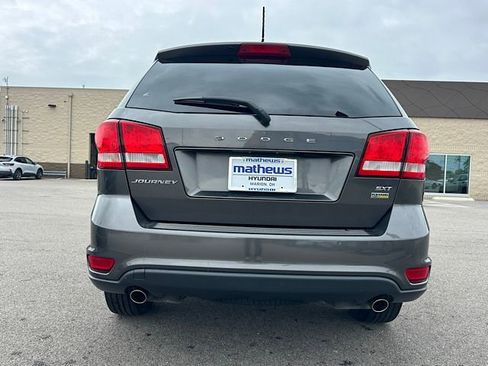 Used 2017 Dodge Journey SXT w/ Comfort/Convenience Group FWD image 11