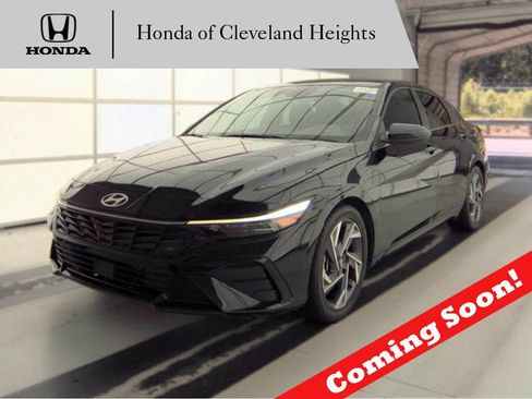 Used 2025 Hyundai Elantra SEL FWD image 1