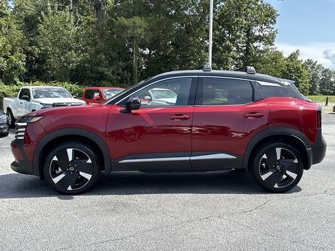 Certified 2025 Nissan Kicks SR FWD image 20