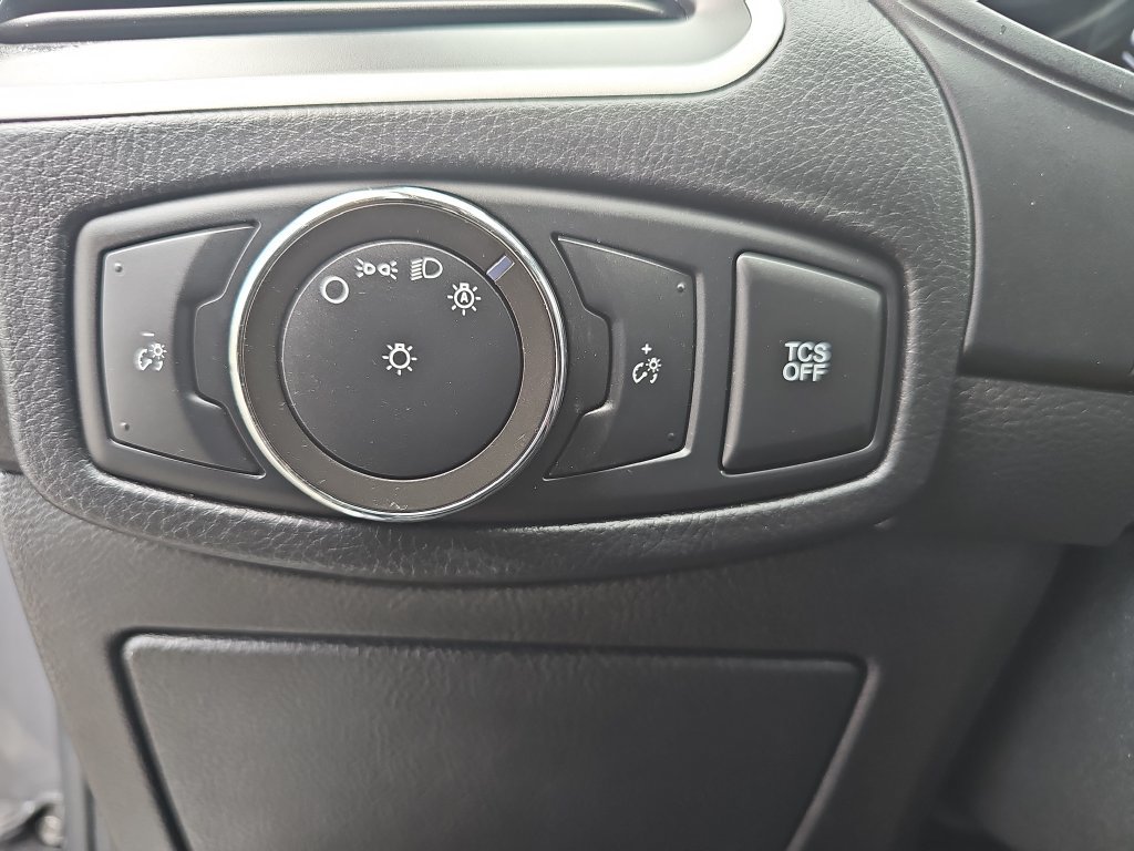 Used 2022 Ford Edge SEL AWD/4WD image 25