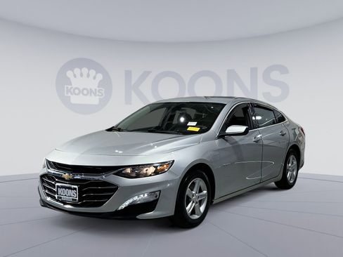 Used 2022 Chevrolet Malibu LT FWD image 1