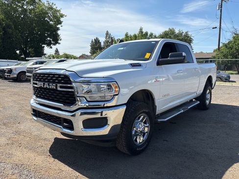 Used 2022 RAM 2500 Big Horn AWD/4WD image 2