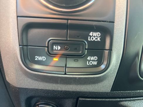 Used 2015 RAM 1500 Express AWD/4WD image 22