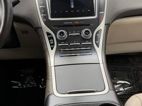 Used 2018 Lincoln MKX Reserve w/ Cargo Utility Package AWD/4WD image 4