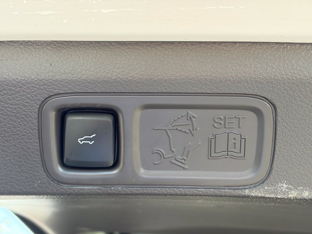 Used 2023 Lincoln Navigator Reserve AWD/4WD image 17
