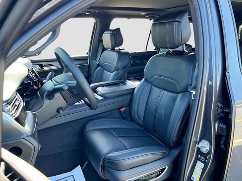 New 2026 Jeep Grand Wagoneer Summit w/ Premium Group III AWD/4WD image 22