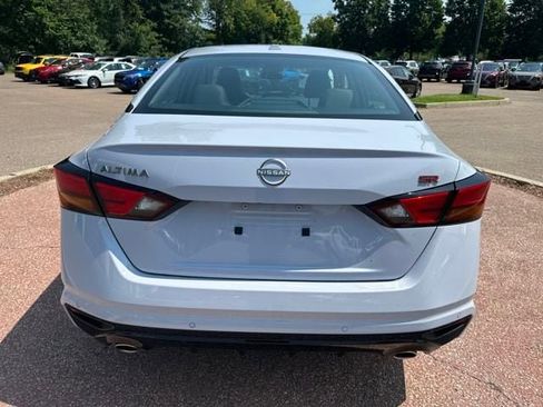 New 2025 Nissan Altima 2.5 SR image 2