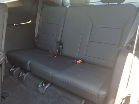 Used 2025 Buick Enclave Preferred FWD image 23