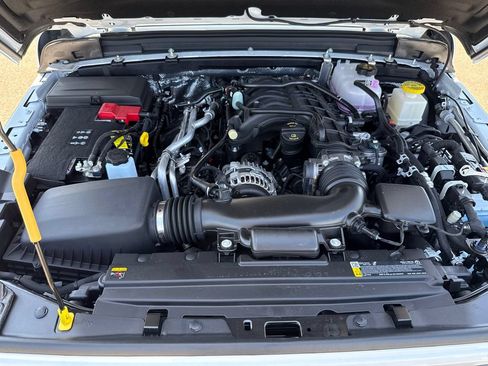 New 2026 Jeep Gladiator Sport AWD/4WD image 8