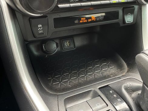 Used 2025 Toyota RAV4 LE FWD image 21