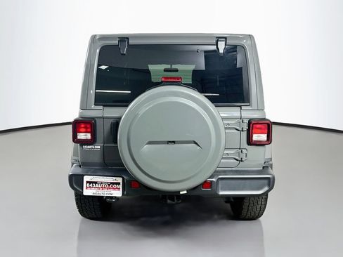 Used 2021 Jeep Wrangler Unlimited Sahara AWD/4WD image 6