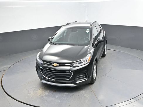 Used 2019 Chevrolet Trax LT w/ LT Convenience Package FWD image 29