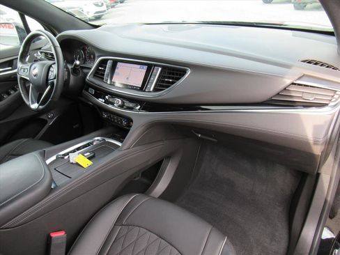 Used 2024 Buick Enclave Avenir w/ Avenir Technology Package image 10