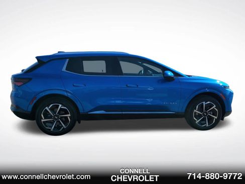 Used 2025 Chevrolet Equinox EV LT w/ Convenience Package image 4