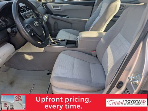 Used 2015 Toyota Camry LE image 12
