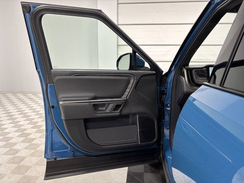 Used 2022 Rivian R1T Launch Edition image 16