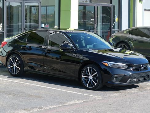 Used 2022 Honda Civic Touring image 5