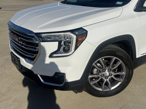 Used 2023 GMC Terrain SLT w/ LPO, Cargo Package image 2