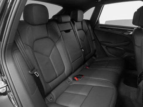 Used 2025 Porsche Macan image 22