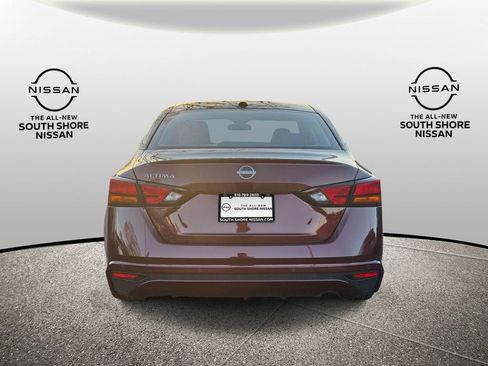 Used 2025 Nissan Altima 2.5 SV FWD image 6