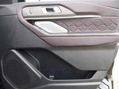Used 2025 Ford Explorer Platinum w/ LUX Leather Package AWD/4WD image 21