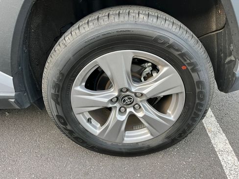 Used 2025 Toyota RAV4 XLE image 30