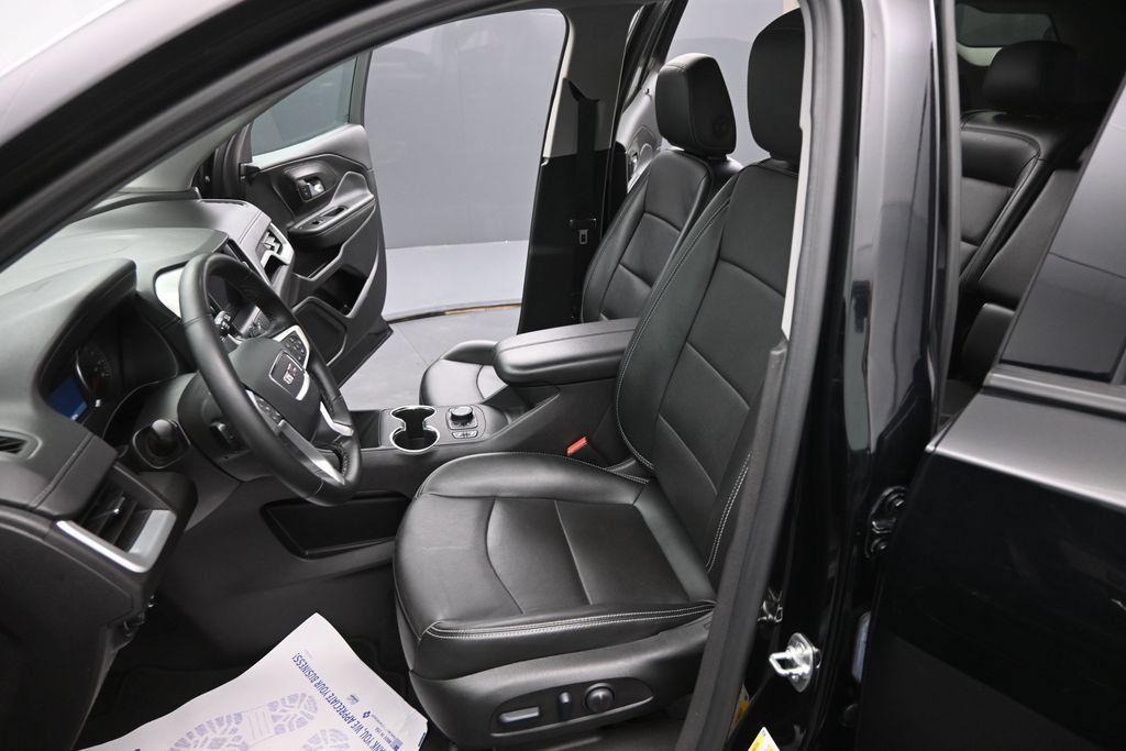 Used 2024 GMC Terrain SLT AWD/4WD image 22