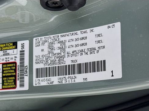 Certified 2025 Toyota Tundra Limited AWD/4WD image 33