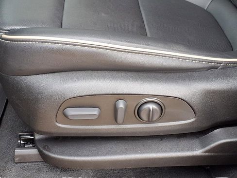 Used 2023 Chevrolet Traverse Premier w/ Redline Edition image 23