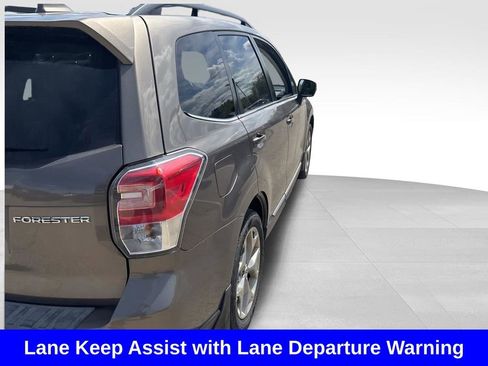 Used 2018 Subaru Forester 2.5i Touring AWD/4WD image 5