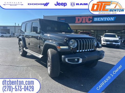 Used 2018 Jeep Wrangler Unlimited Sahara AWD/4WD image 1