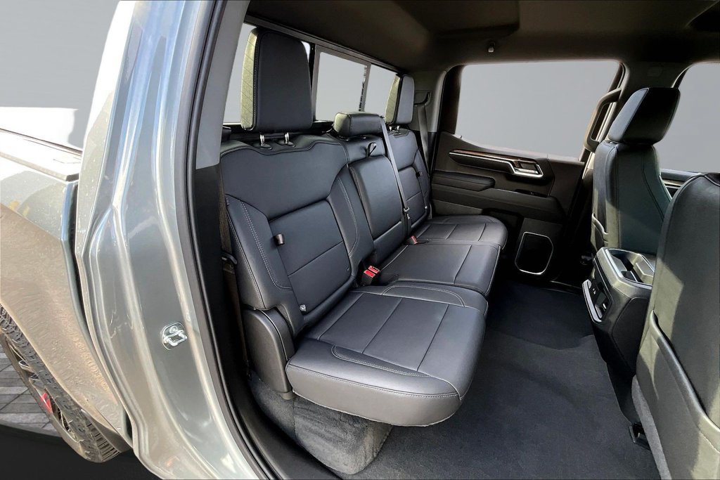 Used 2026 Chevrolet Silverado 1500 RST w/ Redline Edition AWD/4WD image 26