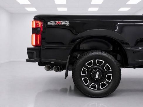 Used 2025 Ford F250 Platinum AWD/4WD image 10