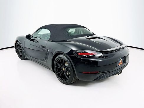 Used 2024 Porsche 718 Boxster RWD image 8