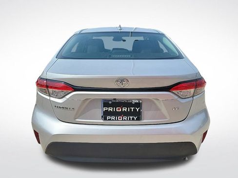 Used 2024 Toyota Corolla LE FWD image 4